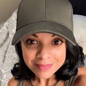 Meet your Posher, Monica